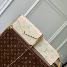 LV Purse